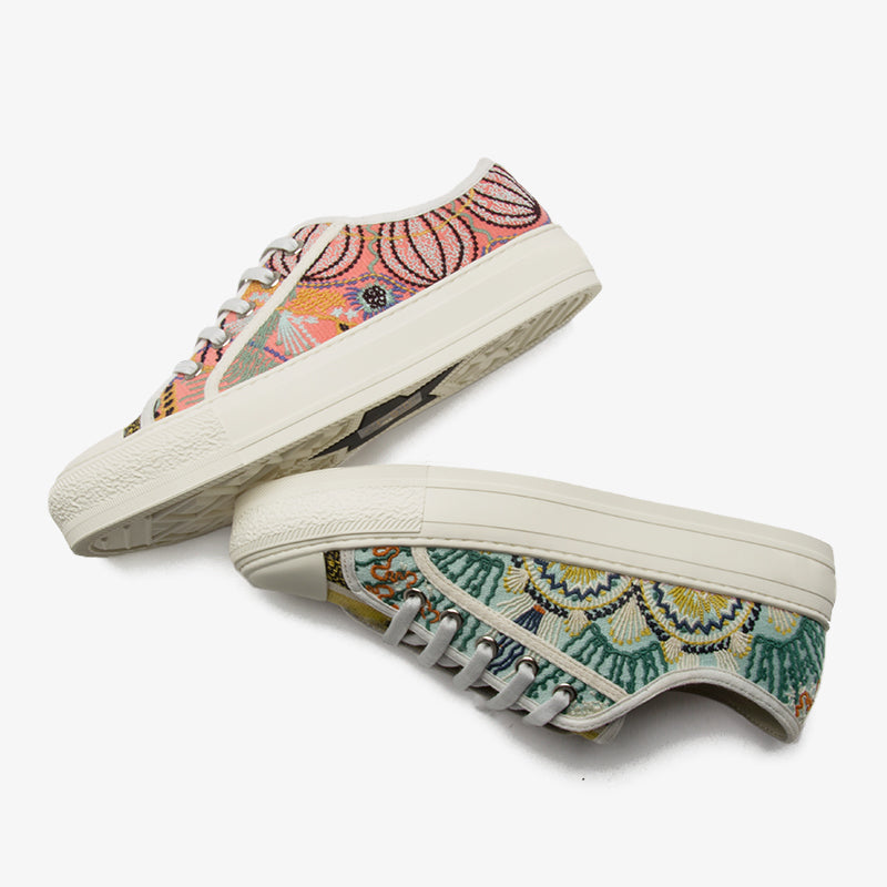 Floras Embroidery Pattern Flat Sneakers